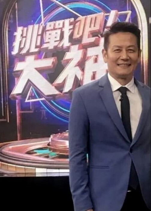 猛男草翻小母狗全程露脸丝袜情趣 - 最新91